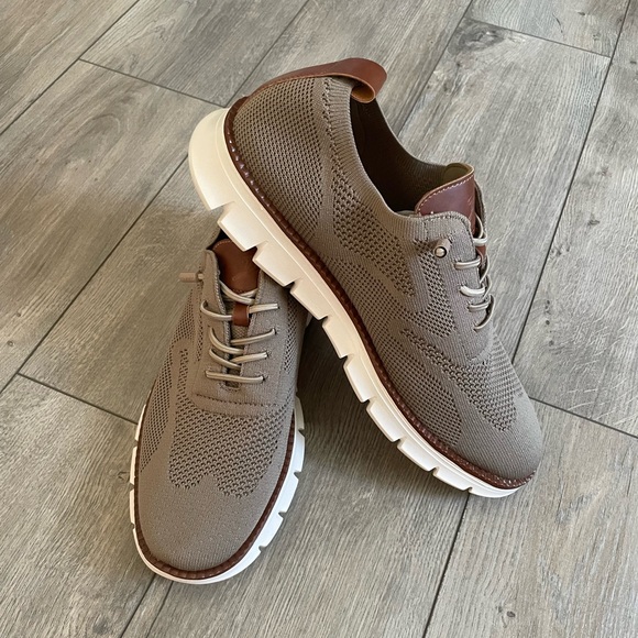 Men’s casual shoe - Picture 1 of 7